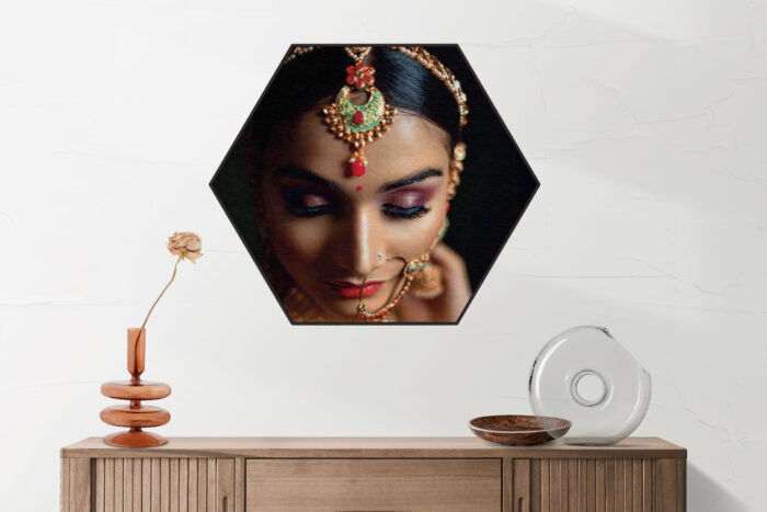 Akoestisch Schilderij Indiaanse Vrouw In Kostuum Hexagon Template Hexagon mensen 21 2 scaled 1