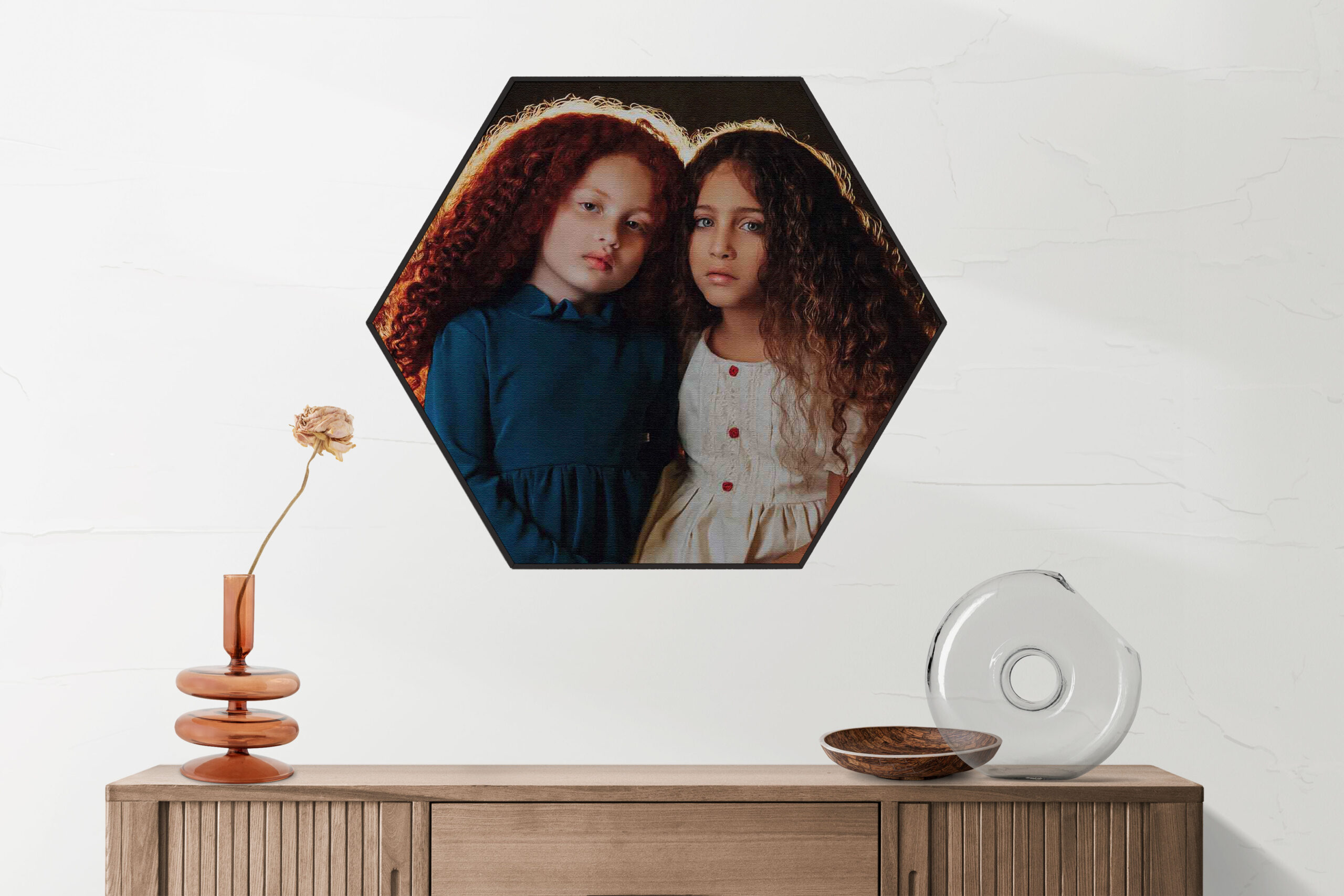 Akoestisch Schilderij Twee Jonge Meiden Met Krullend Haar Hexagon Template Hexagon mensen 23 2 scaled 1