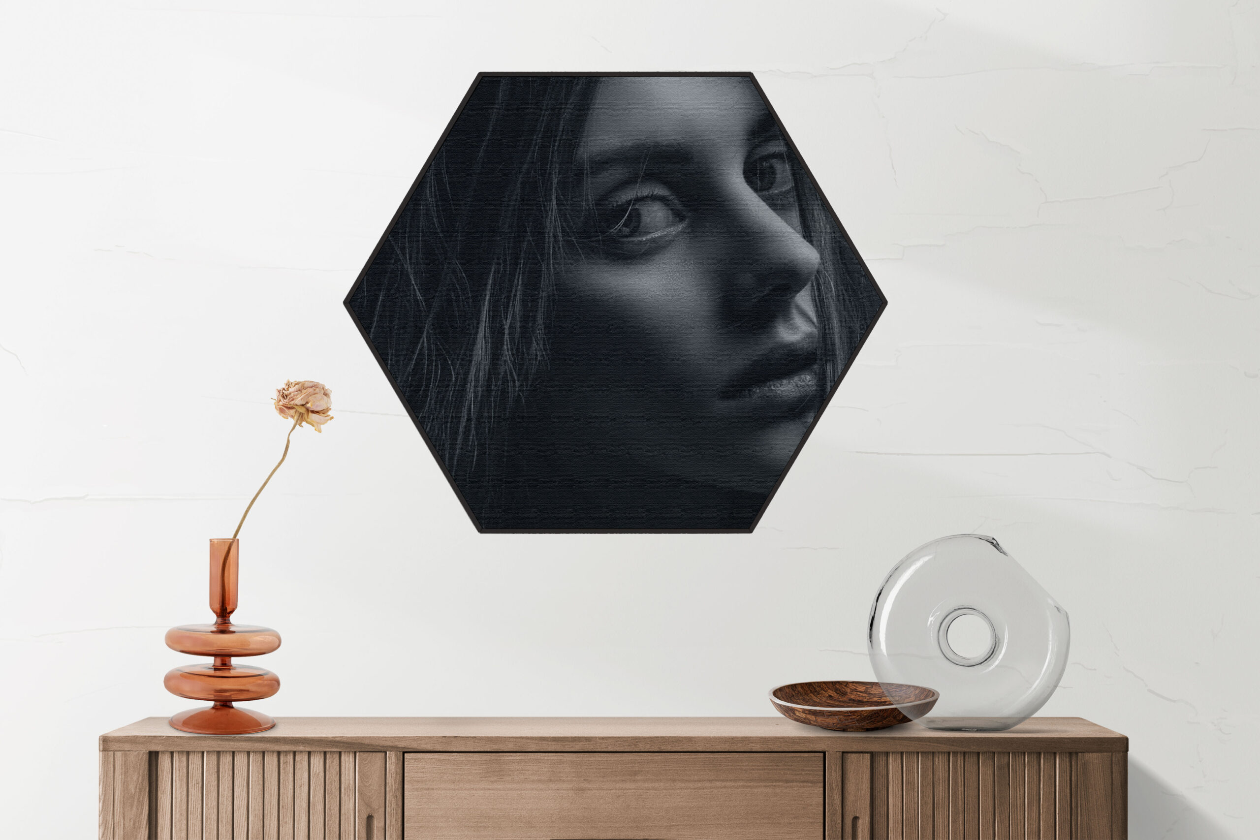 Akoestisch Schilderij Mooie Vrouw in Het Duister Hexagon Template Hexagon mensen 5 2 scaled 1