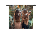 Wandkleed Twee Mooie Dames In de Jungle Rechthoek Vierkant