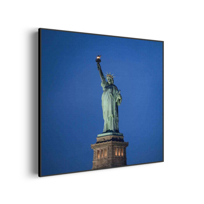 Akoestisch Schilderij Vrijheidsbeeld New York Donker 01 Vierkant Template Vierkant Rond Steden 18 3 scaled 1