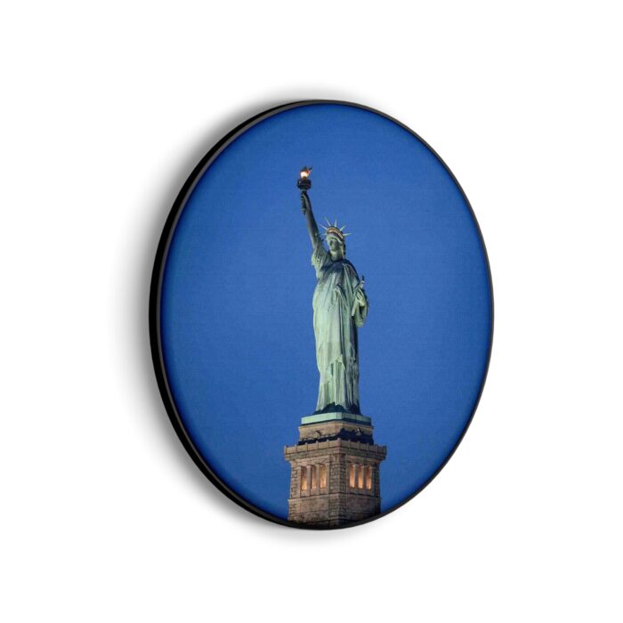 Akoestisch Schilderij Vrijheidsbeeld New York Donker 01 Rond - Muurcirkel Template Vierkant Rond Steden 18 scaled 1