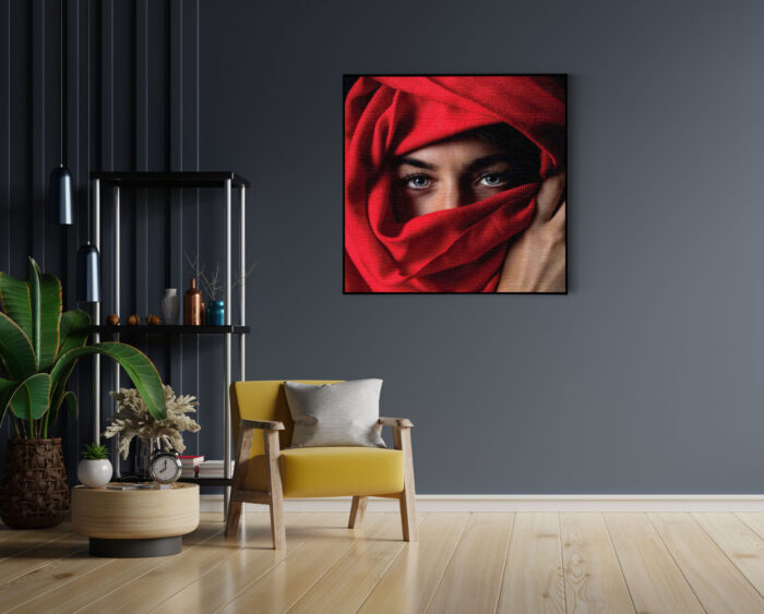 Akoestisch Schilderij Jonge Arabische Vrouw Met Rode Hoofddoek Vierkant Template Vierkant Rond mensen 1 1 1 scaled 1