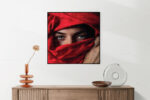 Akoestisch Schilderij Jonge Arabische Vrouw Met Rode Hoofddoek Vierkant Template Vierkant Rond mensen 1 1 2 scaled 1