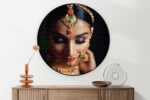 Akoestisch Schilderij Indiaanse Vrouw In Kostuum Rond - Muurcirkel Template Vierkant Rond mensen 21 1 5 scaled 1