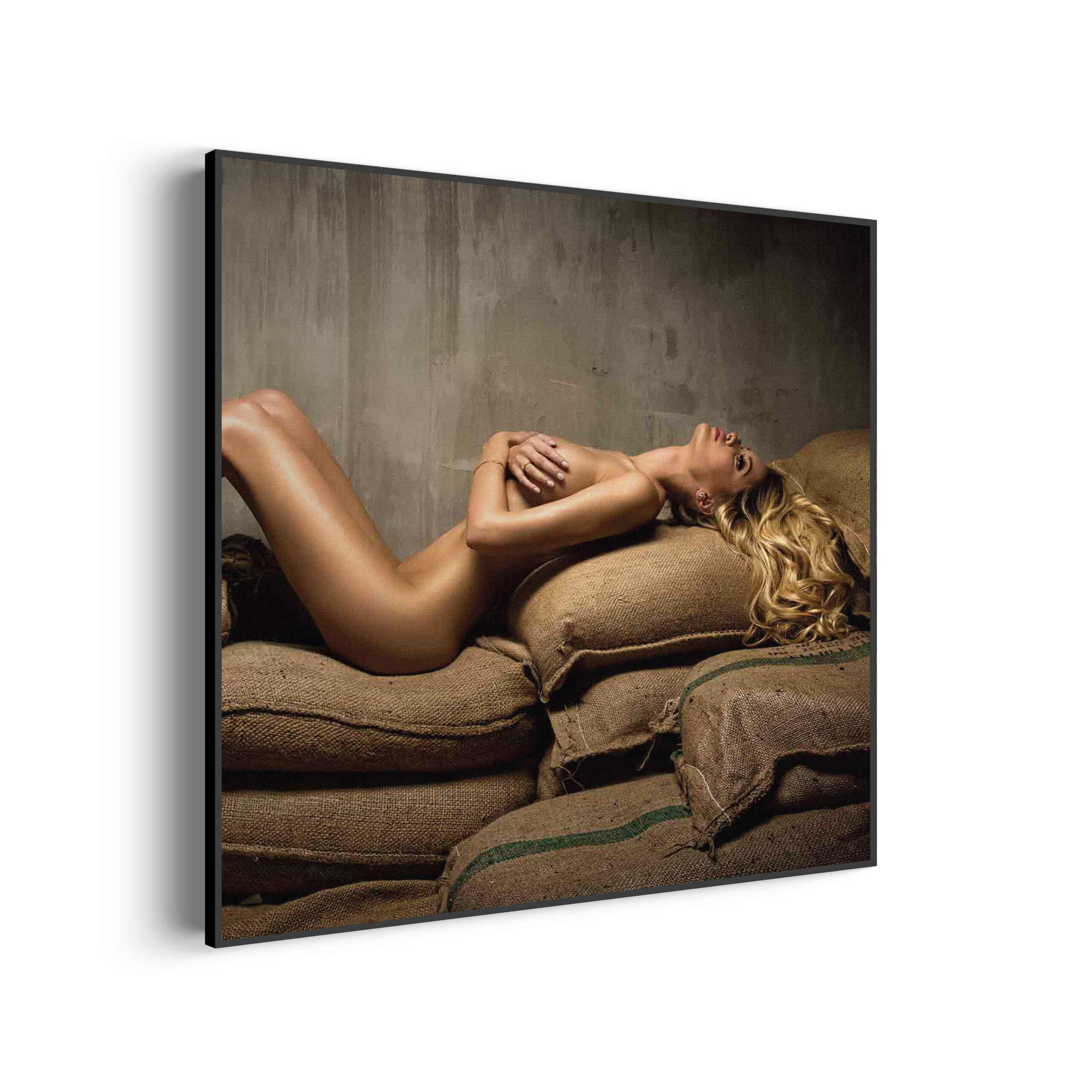 Template_Vierkant_Rond_mensen_34-scaled Akoestisch Schilderij Mooie Blonde Blote Vrouw Industrieel Vierkant Template Vierkant Rond mensen 34 scaled 1