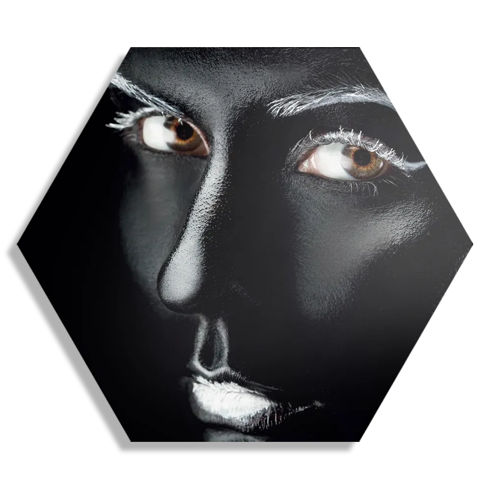 Schilderij Dame Zilvere Make up Hexagon Template Hexagon1 Lifestyle 2 1