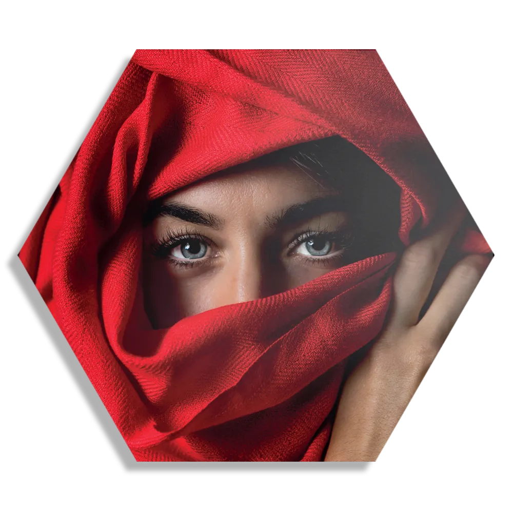 Schilderij Jonge Arabische Vrouw Met Rode Hoofddoek Hexagon Template Hexagon1 Mensen 1 1