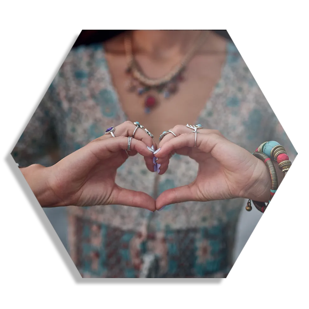 Schilderij Liefde In Een Handgebaar Hexagon Template Hexagon1 Mensen 42 1