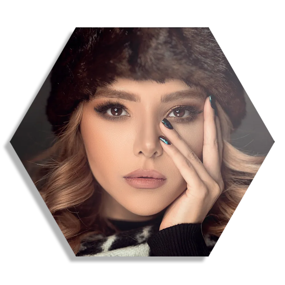Schilderij Sexy Blonde Dame Met Oosterse Muts Hexagon Template Hexagon1 Mensen 6 1