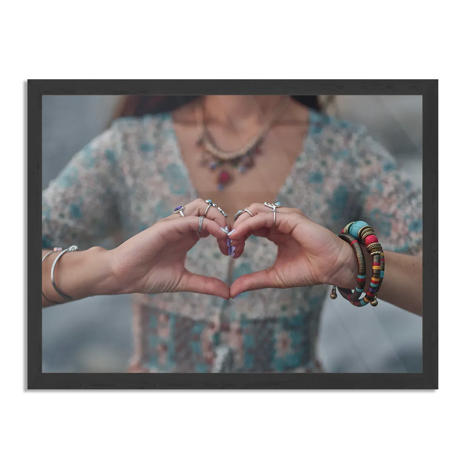 Poster Liefde In Een Handgebaar Rechthoek Horizontaal Met Lijst Template PBF 50 70 Horizontaal Mensen 42 1