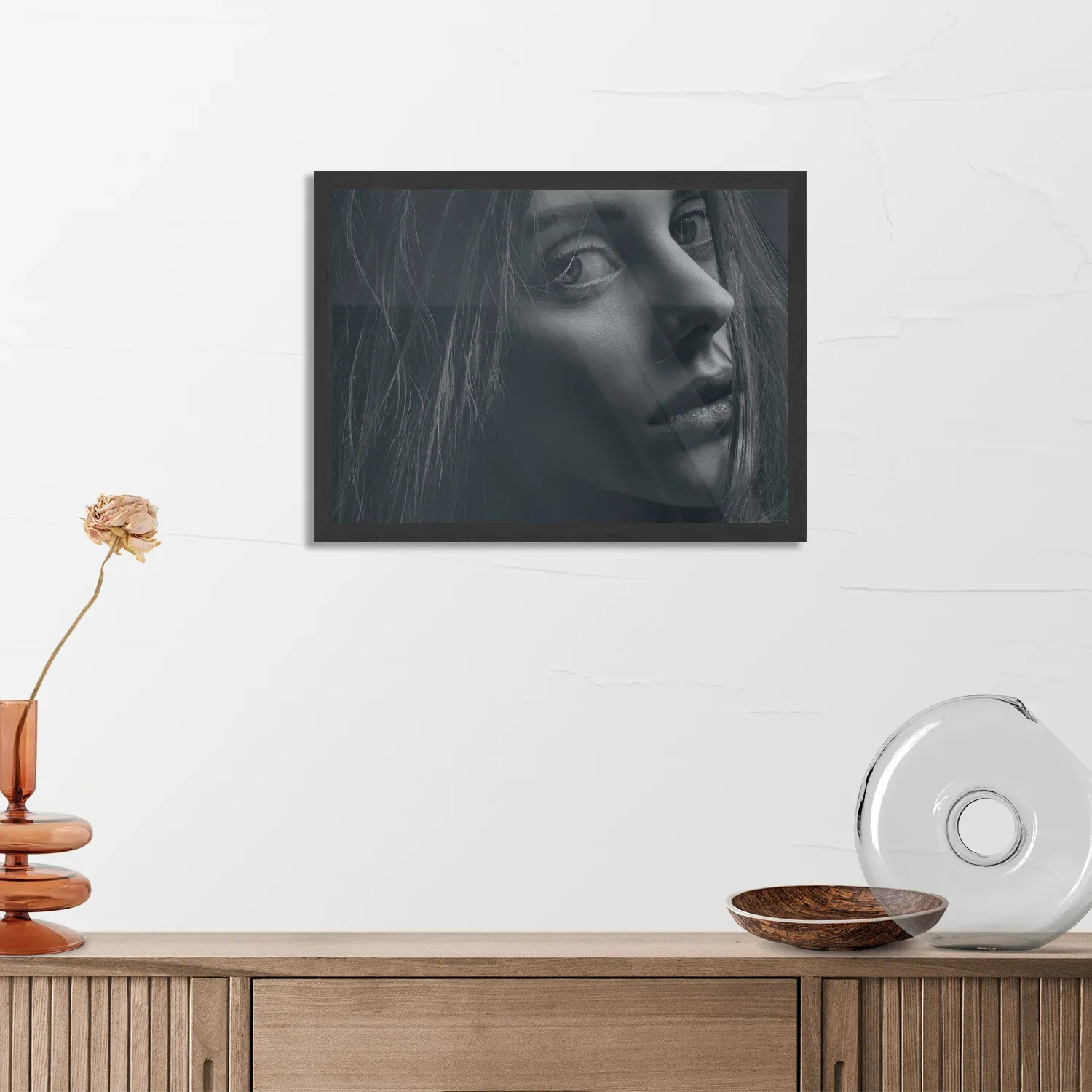 Poster Mooie Vrouw in Het Duister Rechthoek Horizontaal Met Lijst Template PBF 50 70 Horizontaal Mensen 5 3