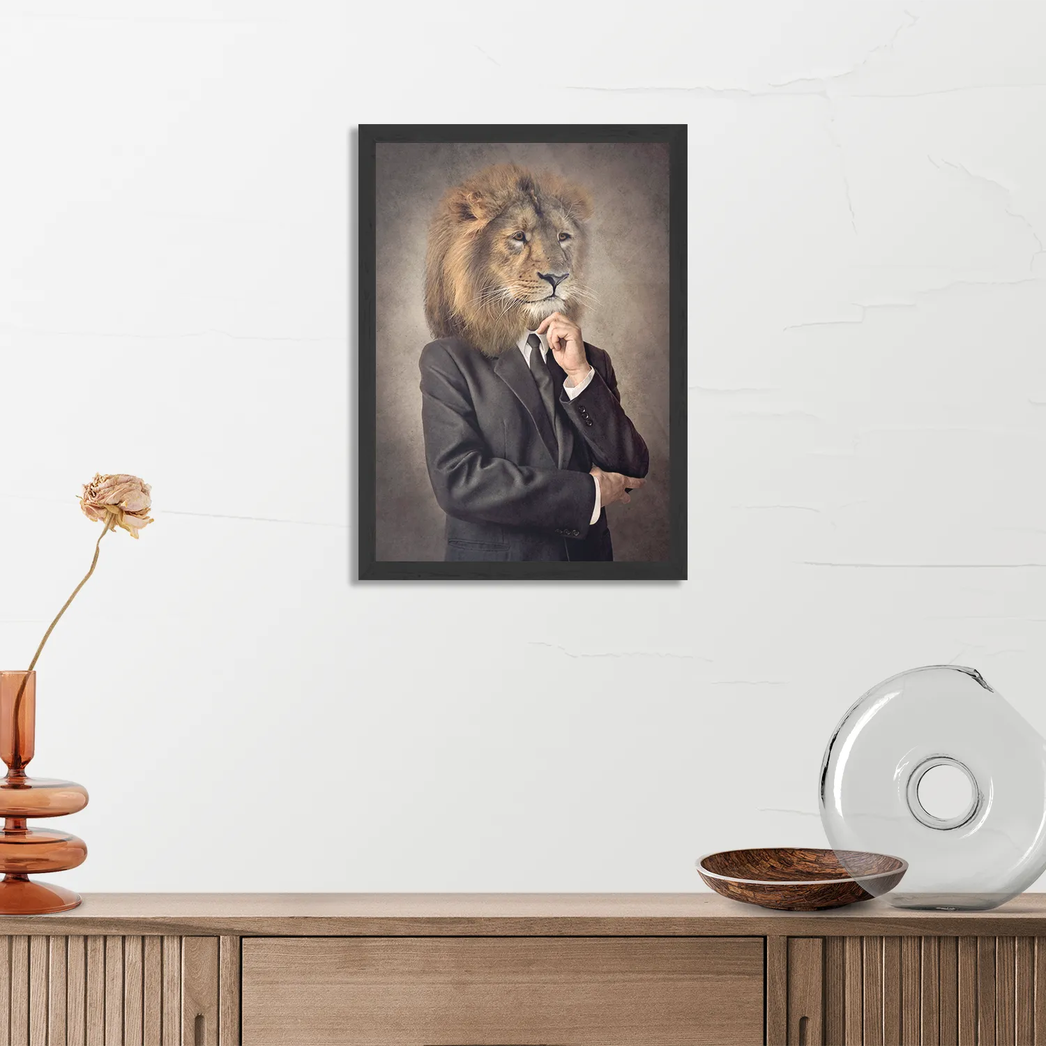 Poster Menselijke Leeuw In Casual Pak Rechthoek Verticaal Met Lijst Template PBL 50 70 Verticaal Ironisch 7 3