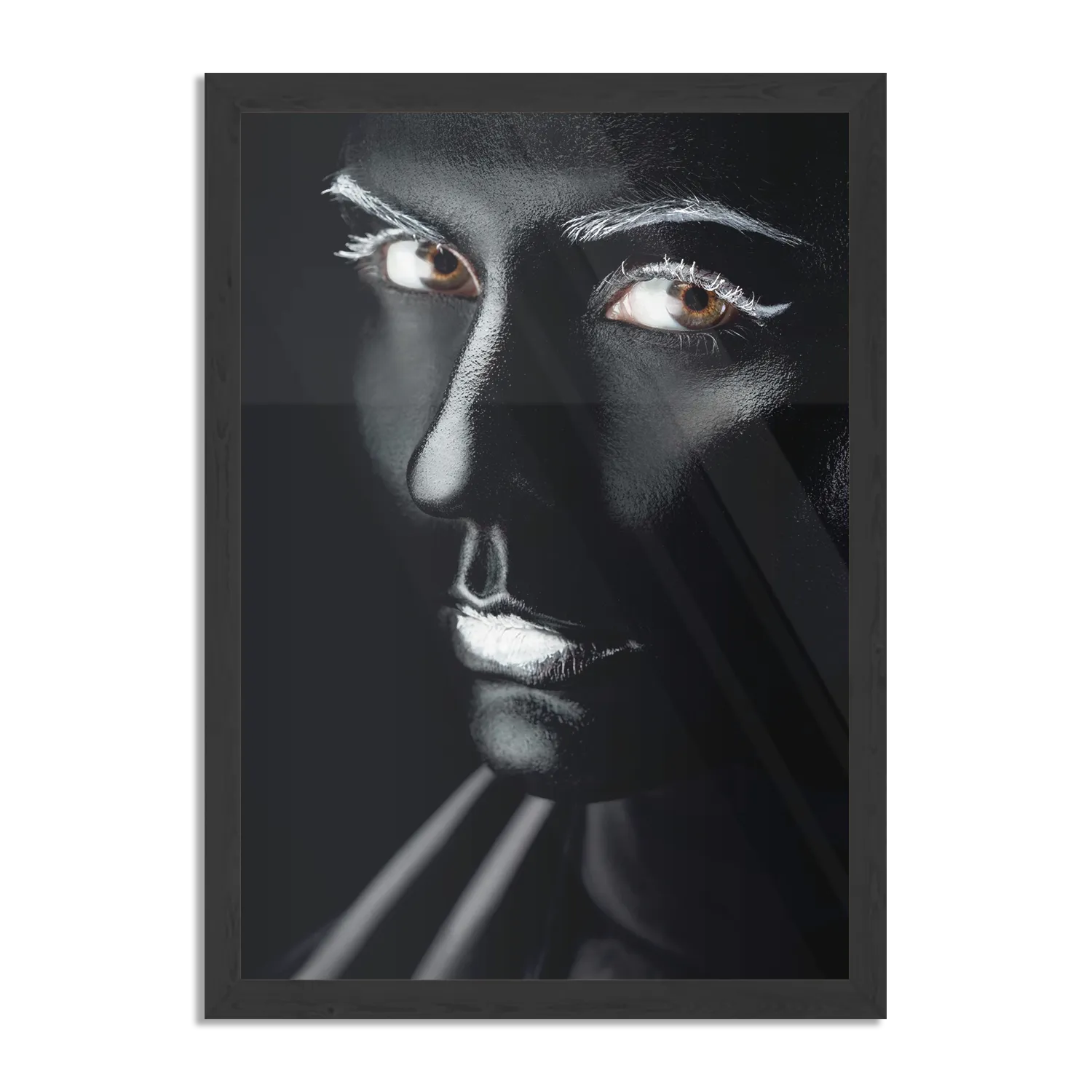 Poster Dame Zilvere Make up Rechthoek Verticaal Met Lijst Template PBL 50 70 Verticaal Lifestyle 2 1