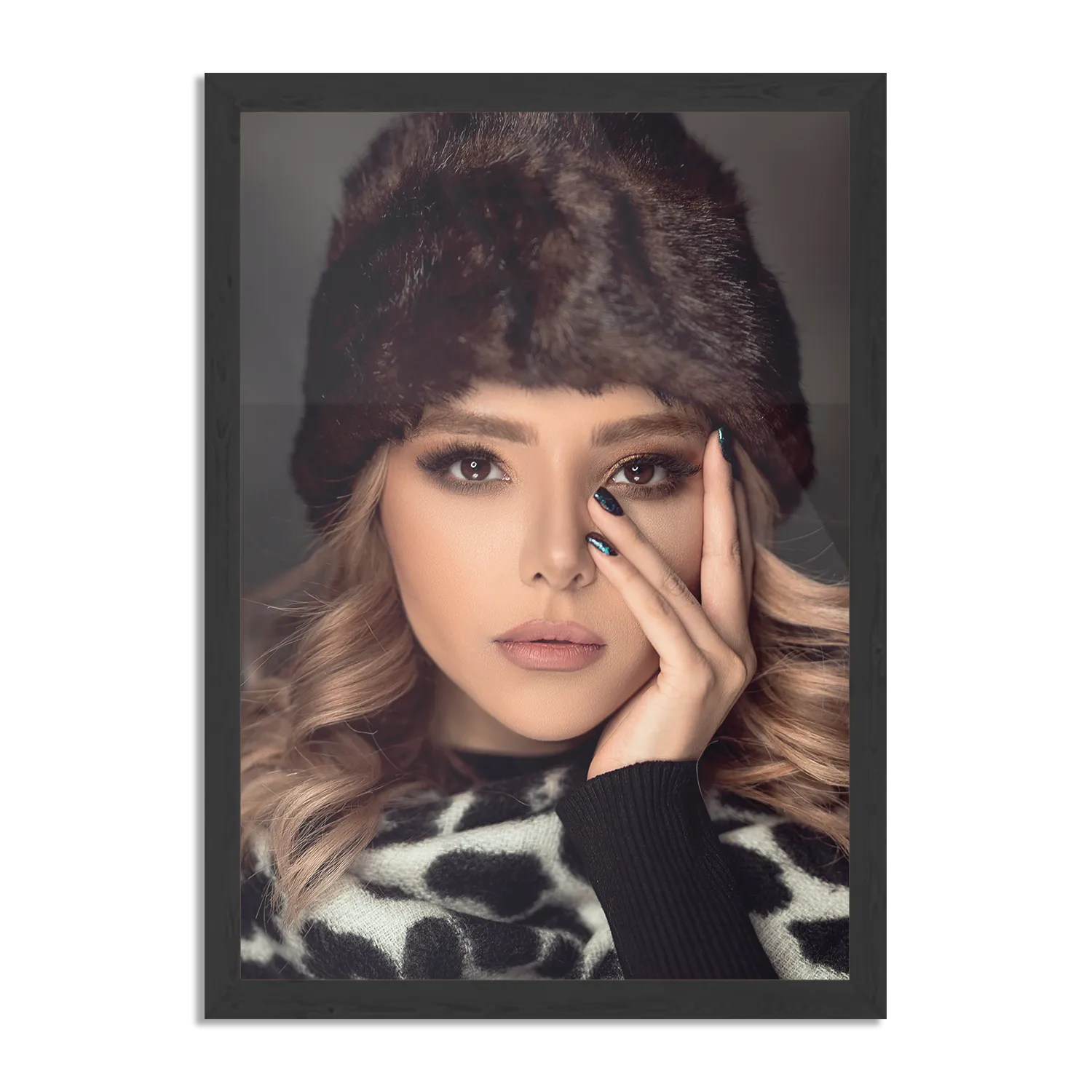 Poster Sexy Blonde Dame Met Oosterse Muts Rechthoek Verticaal Met Lijst Template PBL 50 70 Verticaal Mensen 6 1