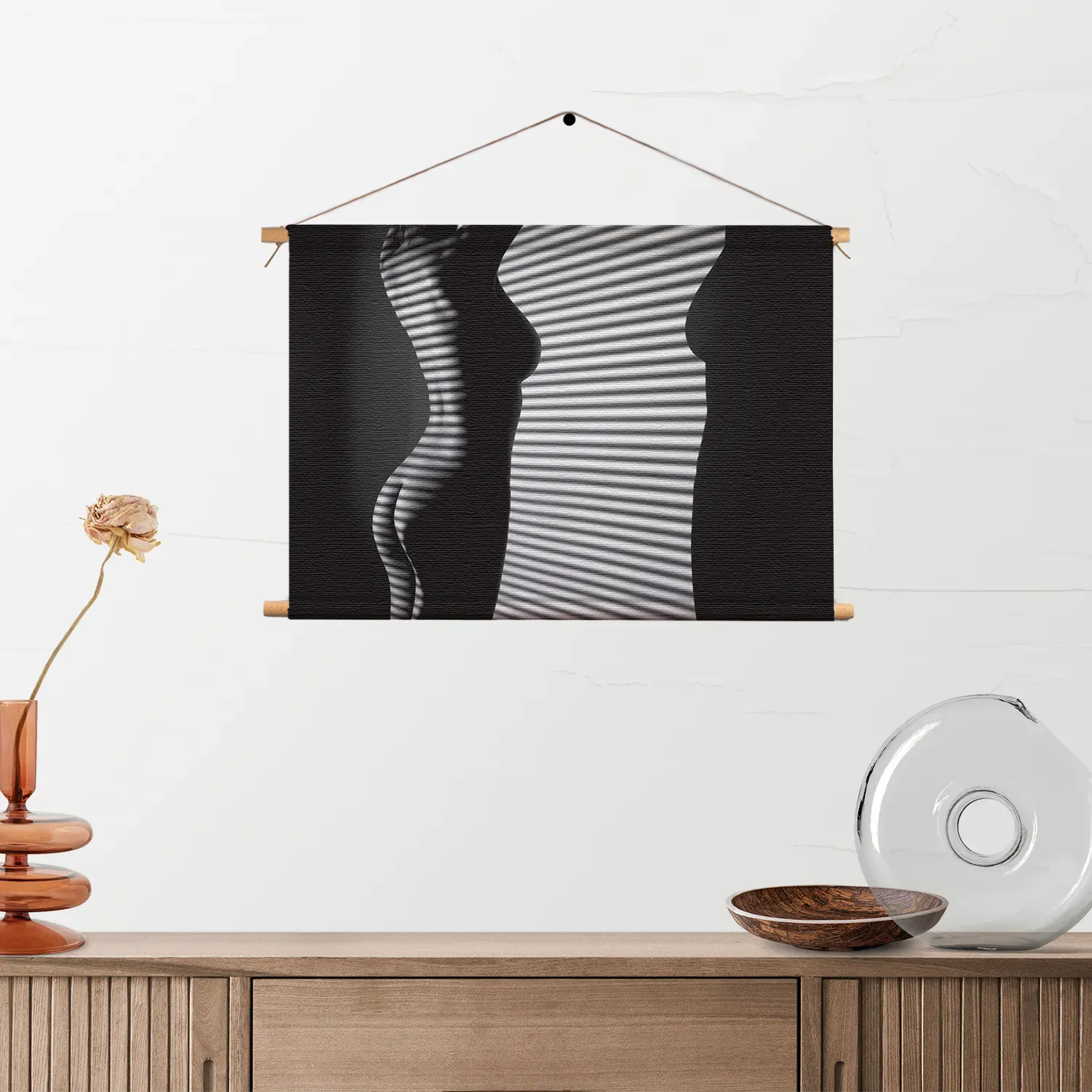 Textielposter Blote Vrouw Achter Jaloezie 01 Rechthoek Horizontaal Template TP 50 70 Horizontaal Mensen 32 2