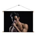 Textielposter Sexy Man Met Donkere Hare en Ontbloot Bovenlichaam Rechthoek Horizontaal Template TP 50 70 Horizontaal Mensen 41 1