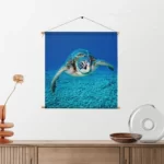 Textielposter Zeeschildpad In Helderblauw Water 01 Vierkant Template TP Vierkant Dieren 21 2