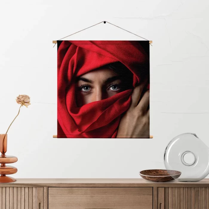 Textielposter Jonge Arabische Vrouw Met Rode Hoofddoek Vierkant Template TP Vierkant Mensen 1 2