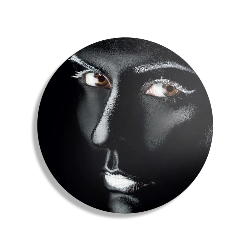 Schilderij Dame Zilvere Make up Rond – Muurcirkel Template TP DB Rond Lifestyle 2 1