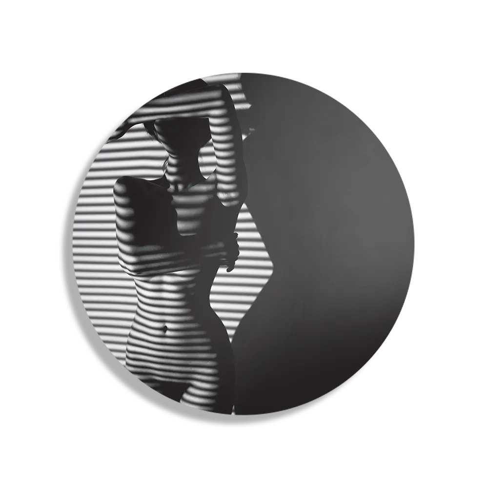 Template_TP_DB_Rond_Mensen_33-1 Schilderij Blote Vrouw Achter Jaloezie 02 Rond – Muurcirkel Template TP DB Rond Mensen 33 1