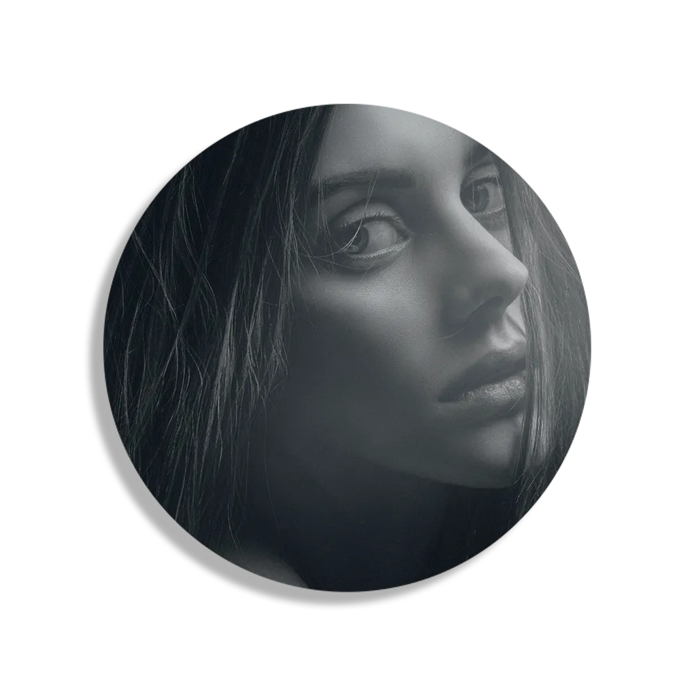 Schilderij Mooie Vrouw in Het Duister Rond – Muurcirkel Template TP DB Rond Mensen 5 1